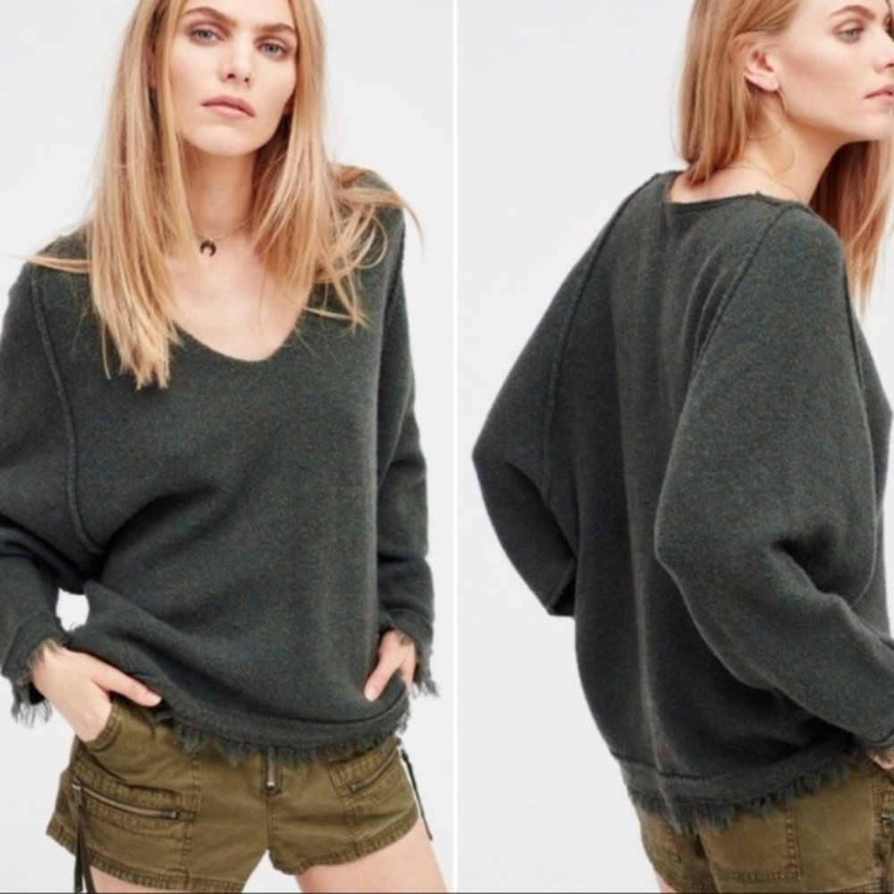 FREE PEOPLE irresistible fringe olive sweater B19